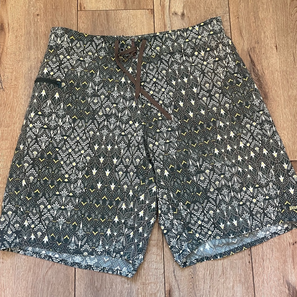 PATAGONIA GREEN BOARD SHORT‎